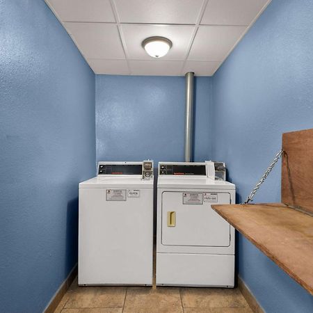 Days Inn By Wyndham Newton Ngoại thất bức ảnh