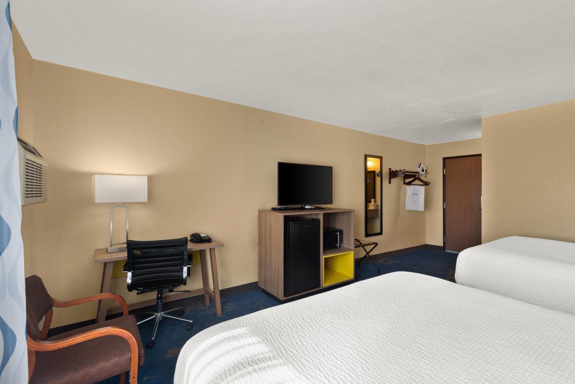 Days Inn By Wyndham Newton Ngoại thất bức ảnh