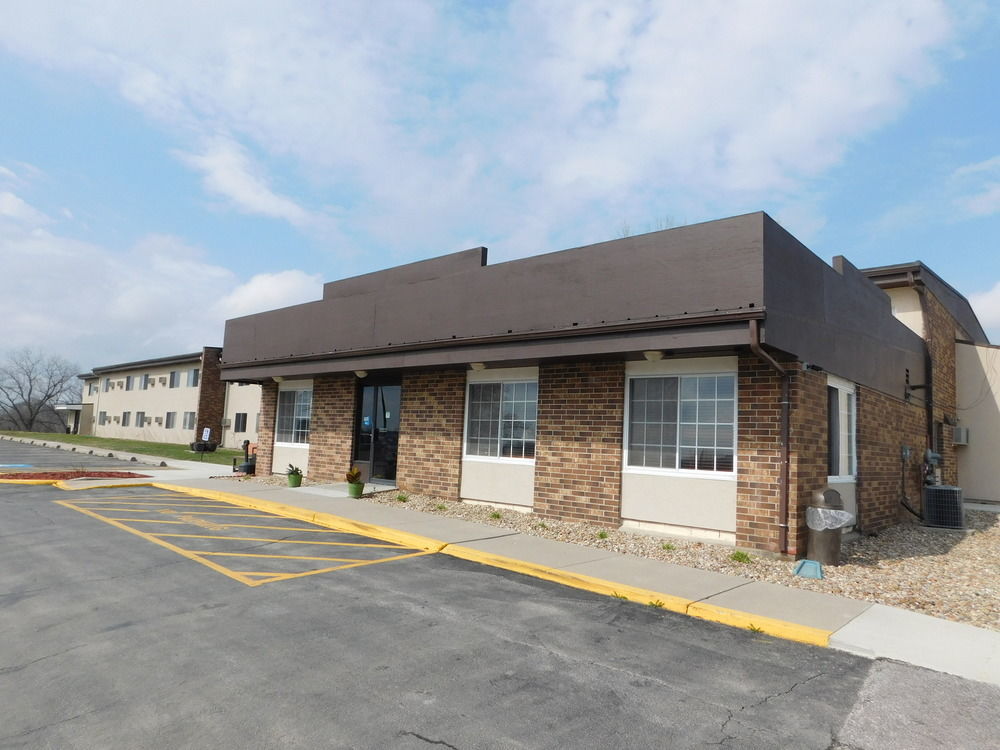 Days Inn By Wyndham Newton Ngoại thất bức ảnh